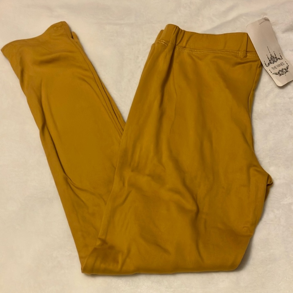 NWT The Nines Girls large Mustard butter soft leggings